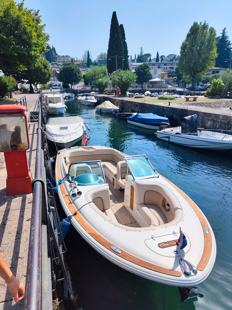 <span>Noleggio barca </span>con skipper sul Lago di Garda